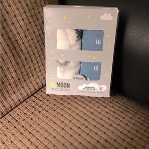 Newborn swaddling blankets